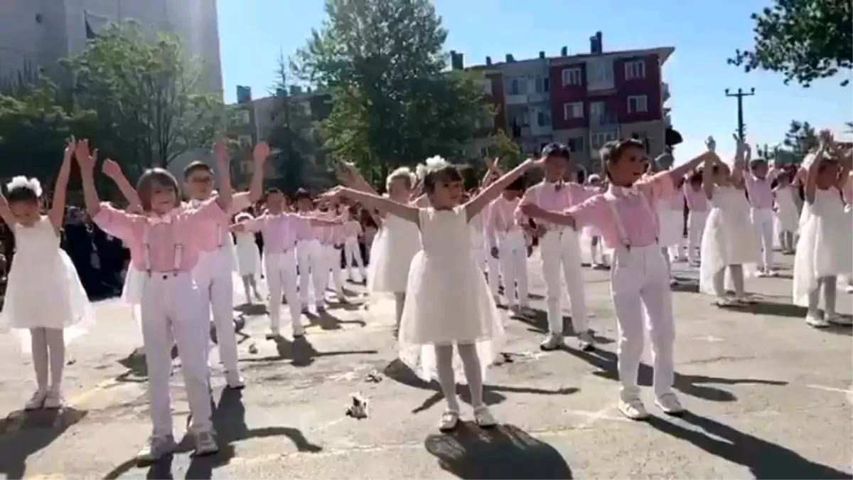 Edirne\'de Renkli 23 Nisan Kutlaması