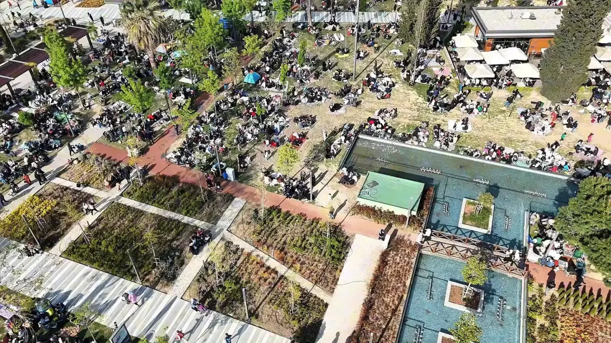 İstanbul\'da 6,2 Büyüklüğünde Deprem