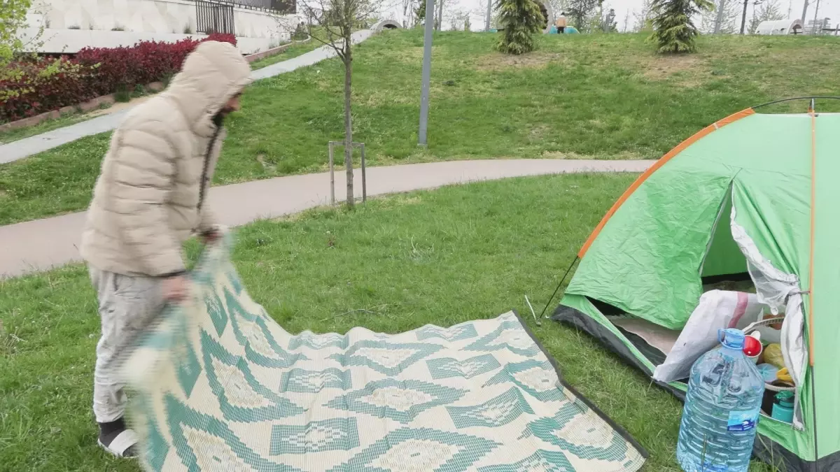 İstanbul\'da Deprem Sonrası Çadırlar Kuruldu