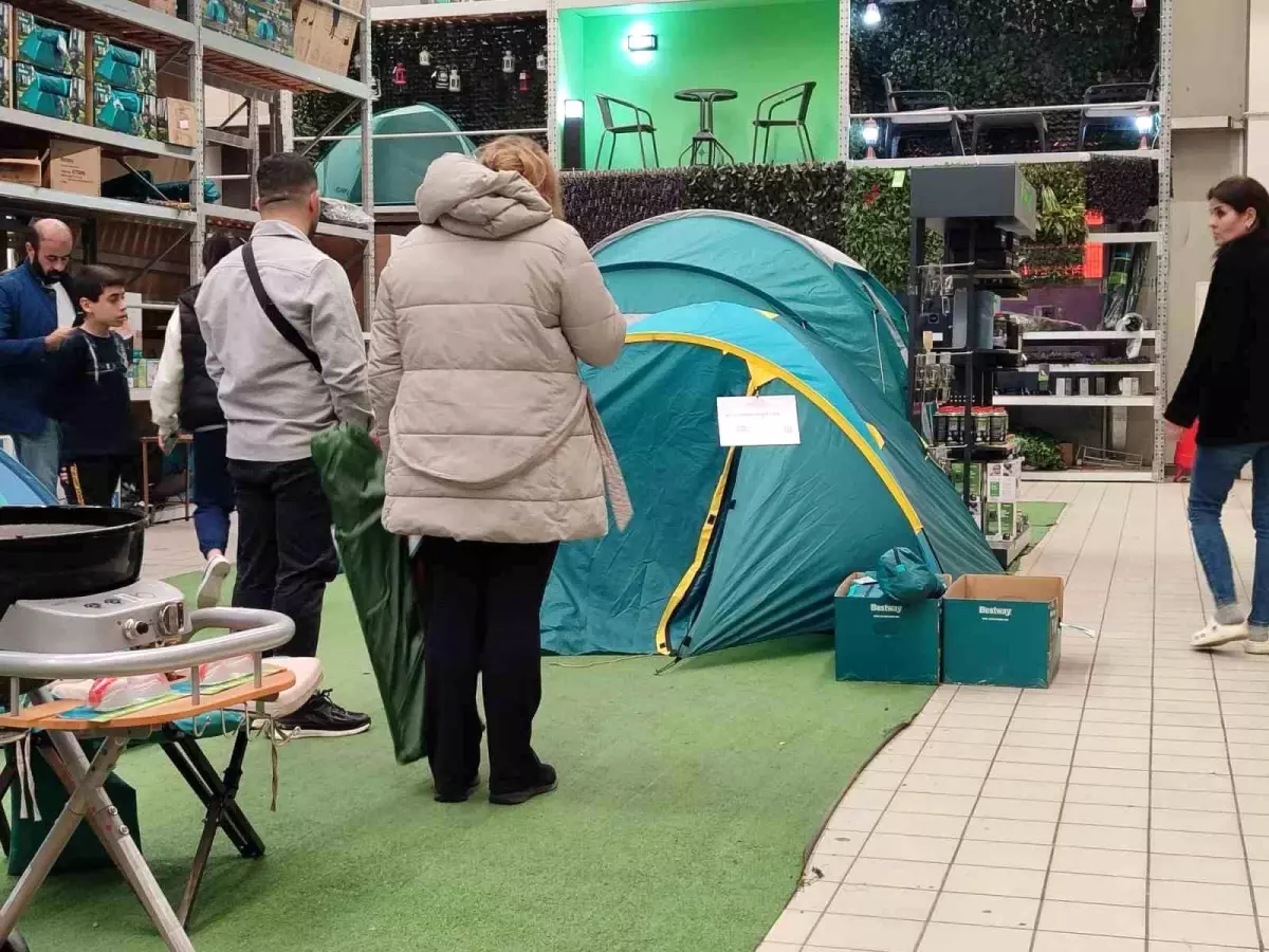 İstanbul\'da Çadır Satışlarına Yoğun İlgi