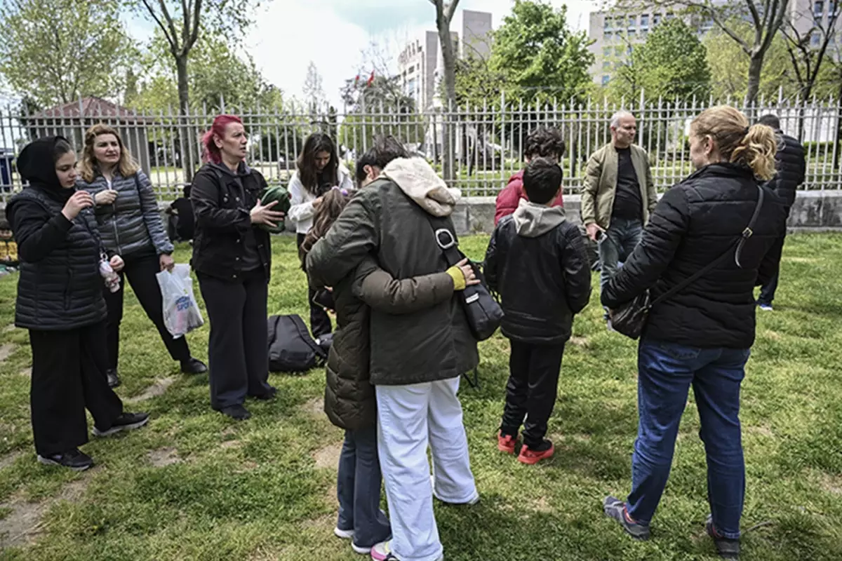 Jeoloji Mühendisi Aykan\'dan deprem yorumu: Kırılma zamanı gelmiş, büyük bir deprem üretebilir