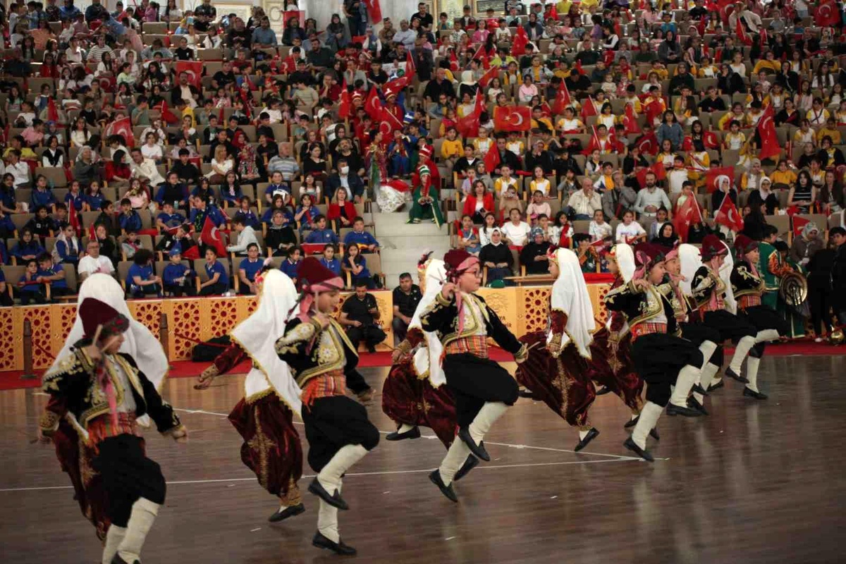 Konya\'da 23 Nisan Coşkusu