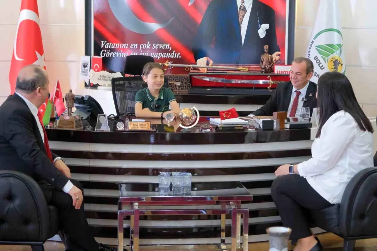 Bolu\'da 23 Nisan Coşkusu: Çocuk Başkan Ali Ömer İbar, Koltuğu Devraldı
