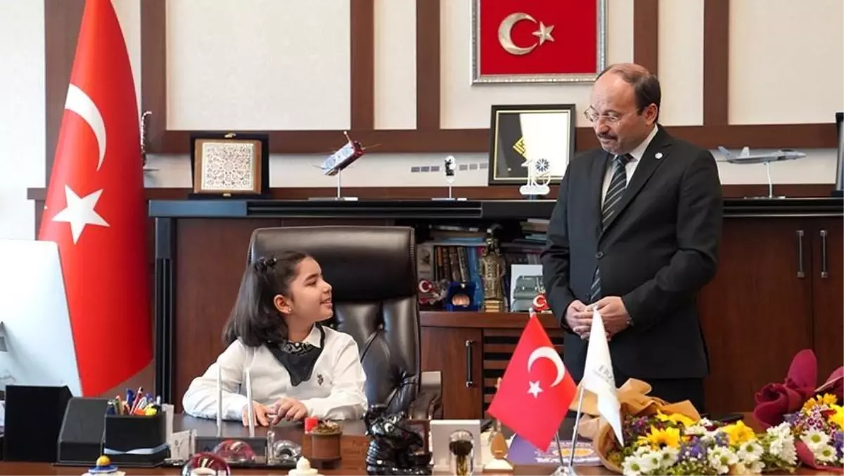 Rektör Çocuklara Devretti