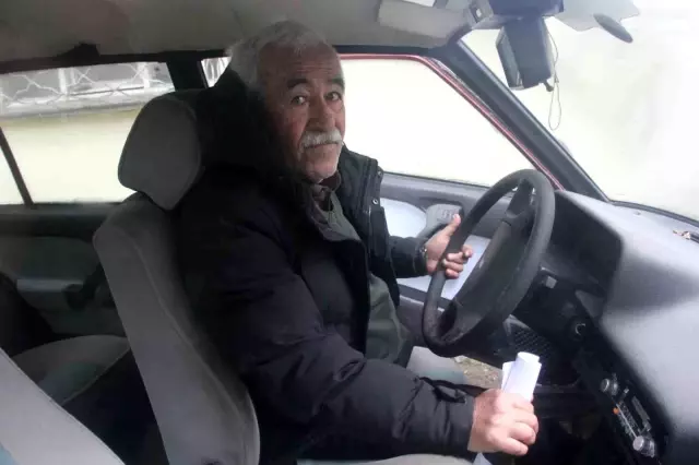 Bir garip olay! Emekli öğretmen, 17 yıldır aracını yerinden oynatamıyor