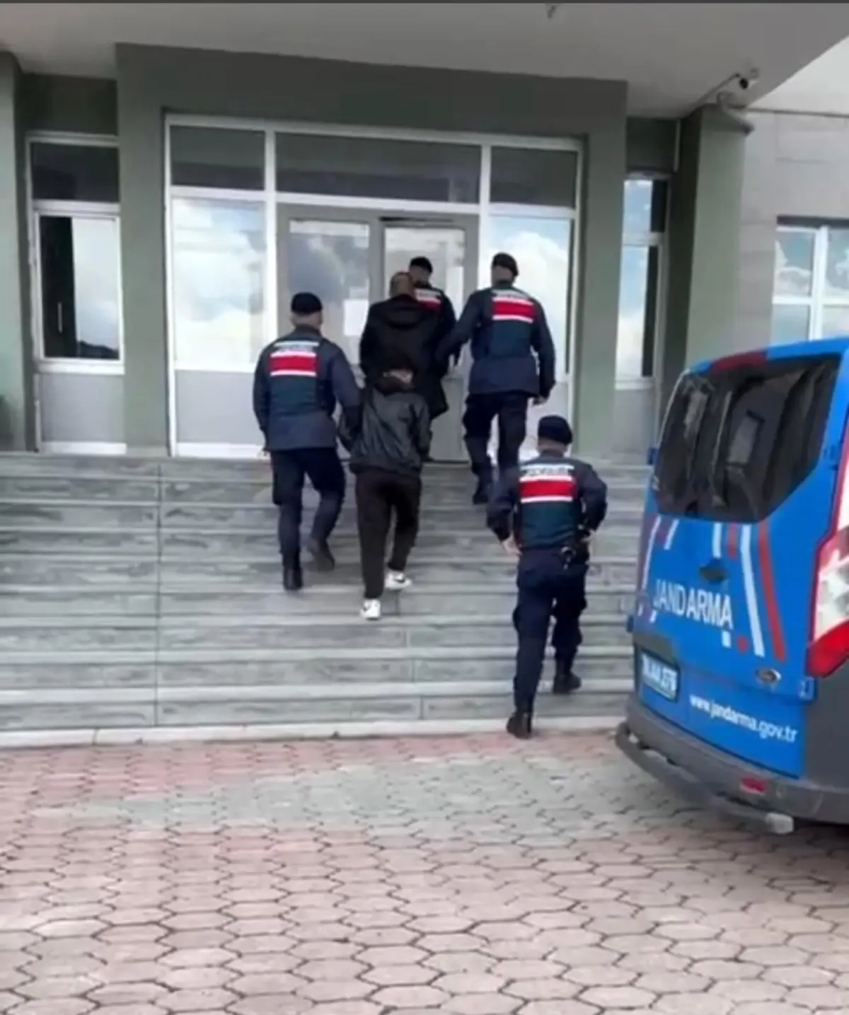 Sivas\'ta 3 Kaçakçı Tutuklandı