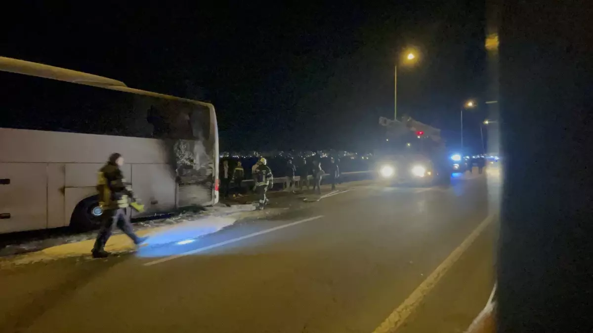 Kayseri\'de Turist Otobüsünde Yangın