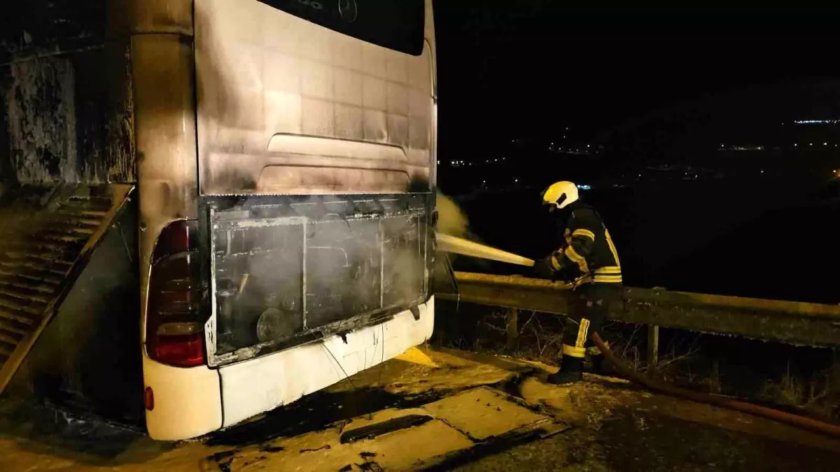 Kayseri\'de Turist Otobüsünde Yangın