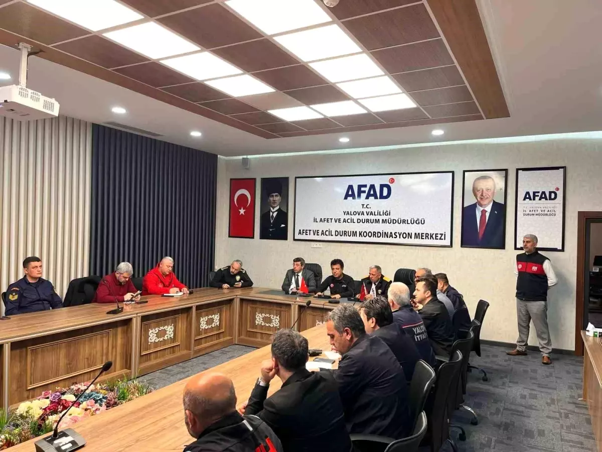 Yalova\'da Deprem Sonrası Toplanıldı