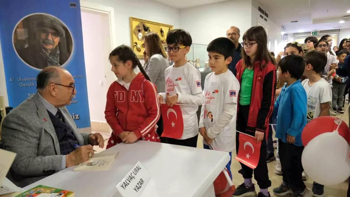 Yalvaç Ural, 23 Nisan\'da Büyükçekmeceli Çocuklarla Buluştu