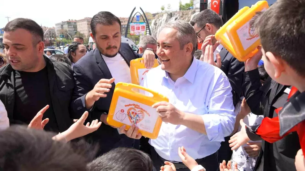 Keçiören\'de 23 Nisan Coşkusu