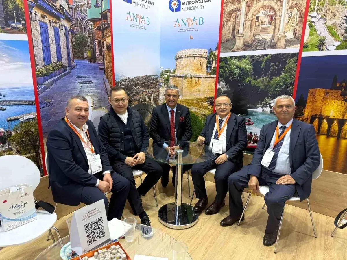 Kemer Belediye Başkanı Topaloğlu, Kazakistan Turizm Fuarı\'nda Tanıtım Çalışmalarına Devam Ediyor