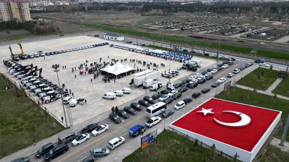 Büyükşehir\'den yeni bir dev yatırım daha: 18 araç filosu