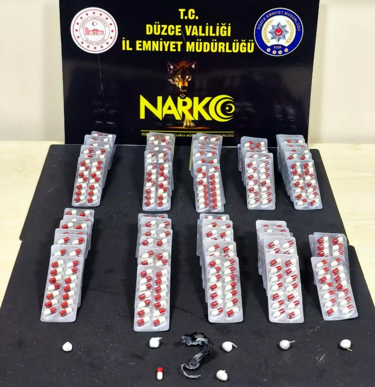 Düzce\'de Uyuşturucu Satıcısı 3 Kişi Tutuklandı