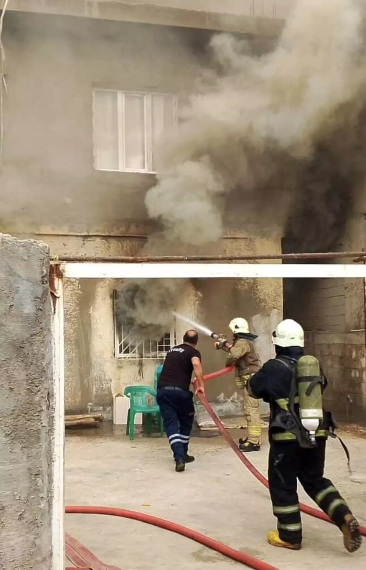 Kızıltepe\'de Ev Yangını Kontrol Altında