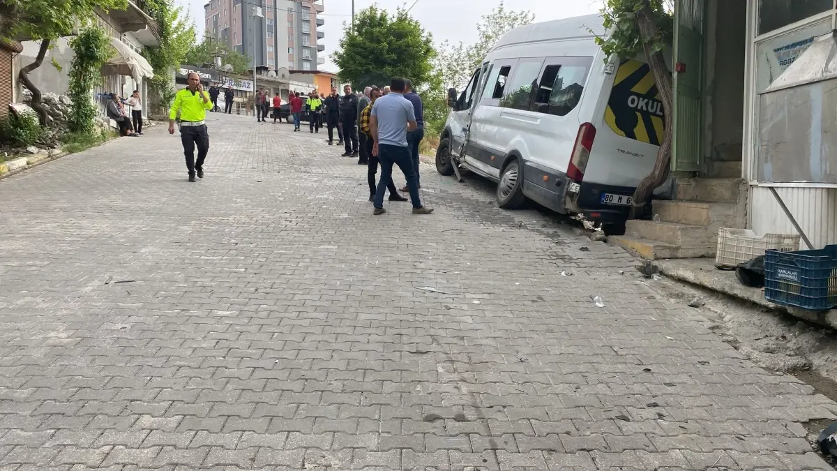 Düziçi\'nde Öğrenci Servisi Kazası