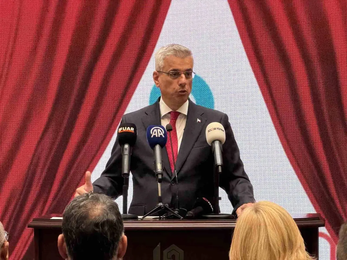 Sağlık Bakanı Memişoğlu Expomed Fuarı\'nda