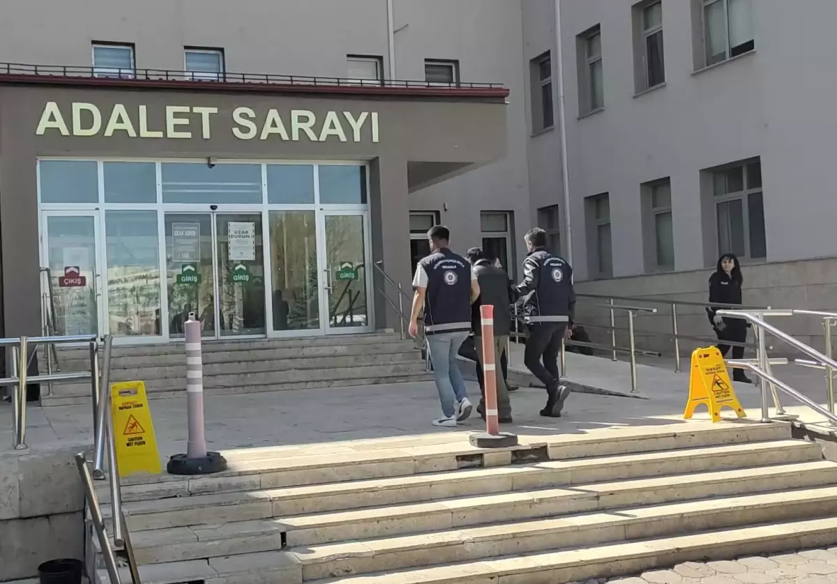 Sivas\'ta 5 Düzensiz Göçmen Yakalandı