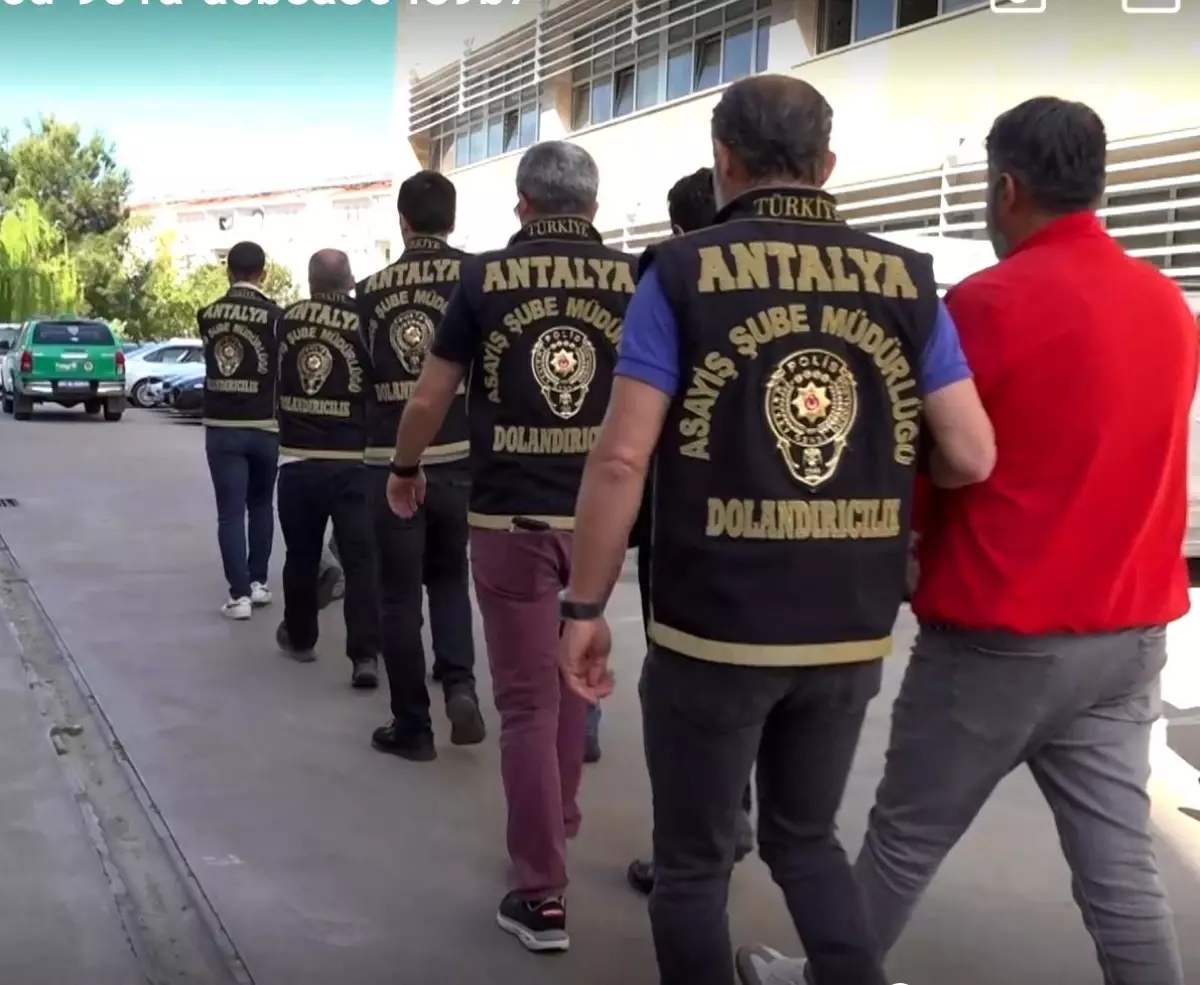 Antalya\'da Dolandırıcılara Operasyon