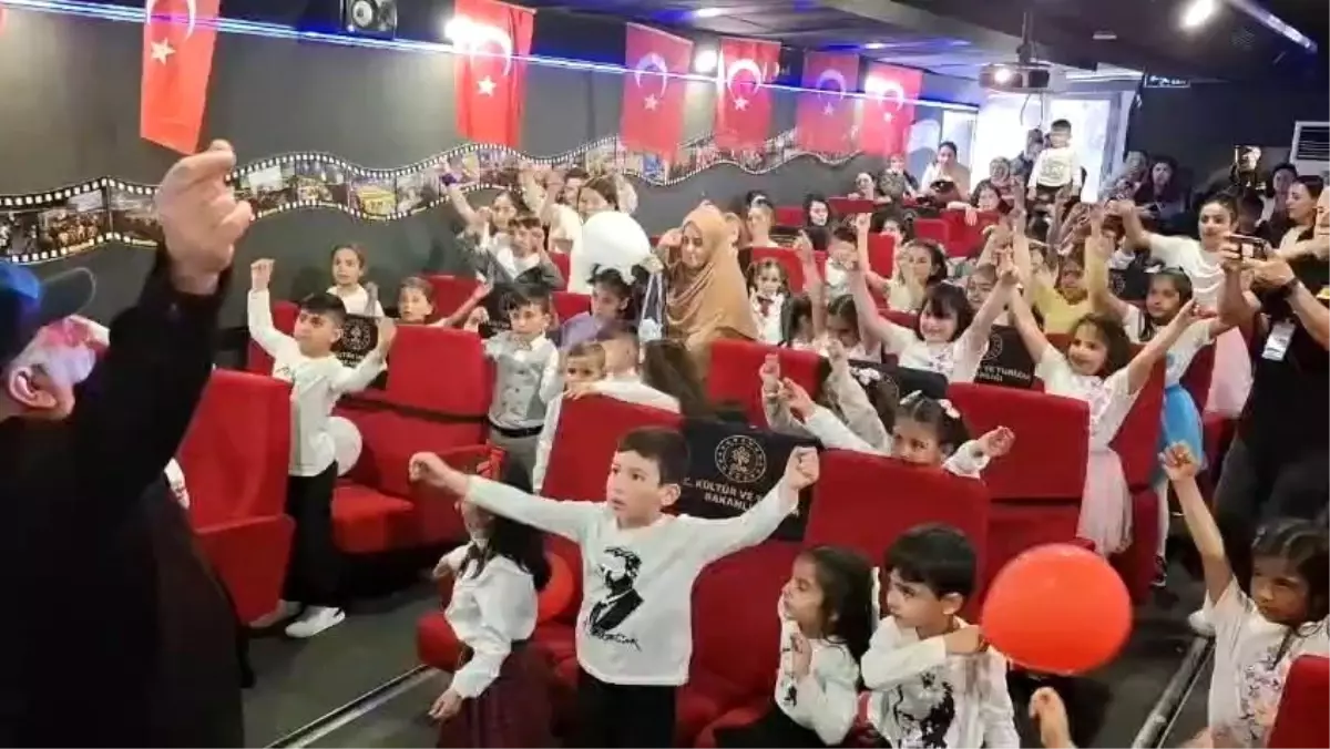 Pülümür\'de Gezen Sinema Coşkusu
