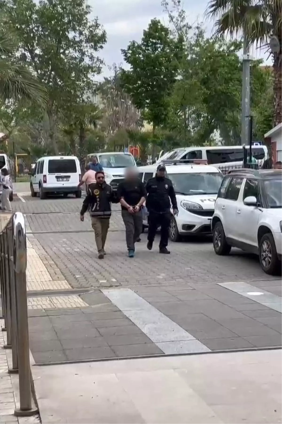 Alkollü Şahıs Evde Kendini Kilitledi