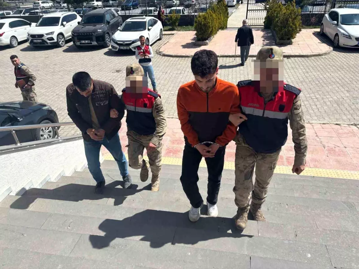 Bitlis\'te 9 Göçmen ve 4 Kaçakçı Yakalandı
