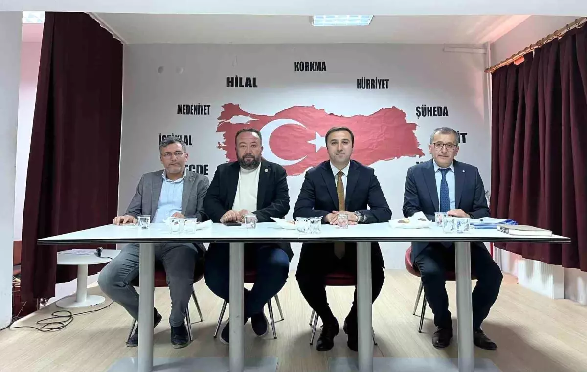 Çavdarhisar\'da Genel Kurul Toplantısı