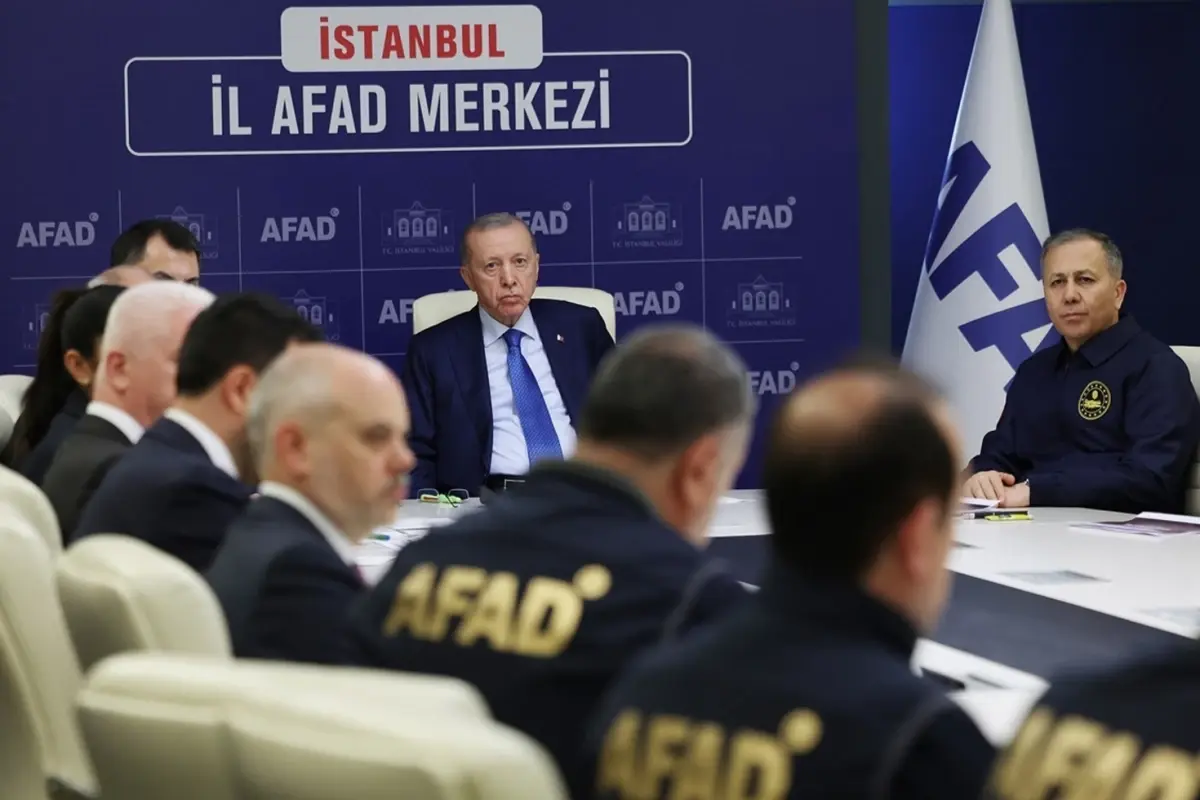 Deprem sonrası toplanan kriz masasında Cumhurbaşkanı Erdoğan\'dan dikkat çeken talimat