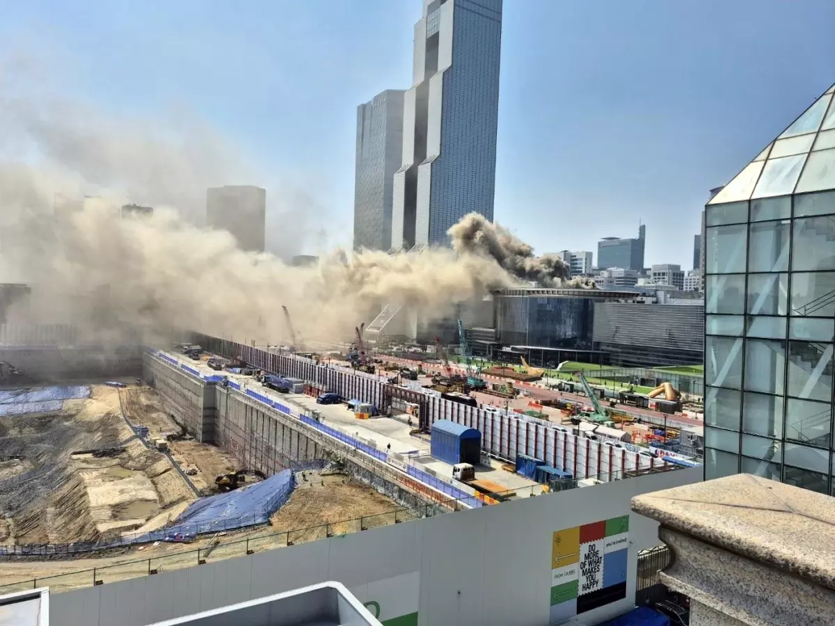 Seul\'de COEX Merkezinde Yangın Paniği