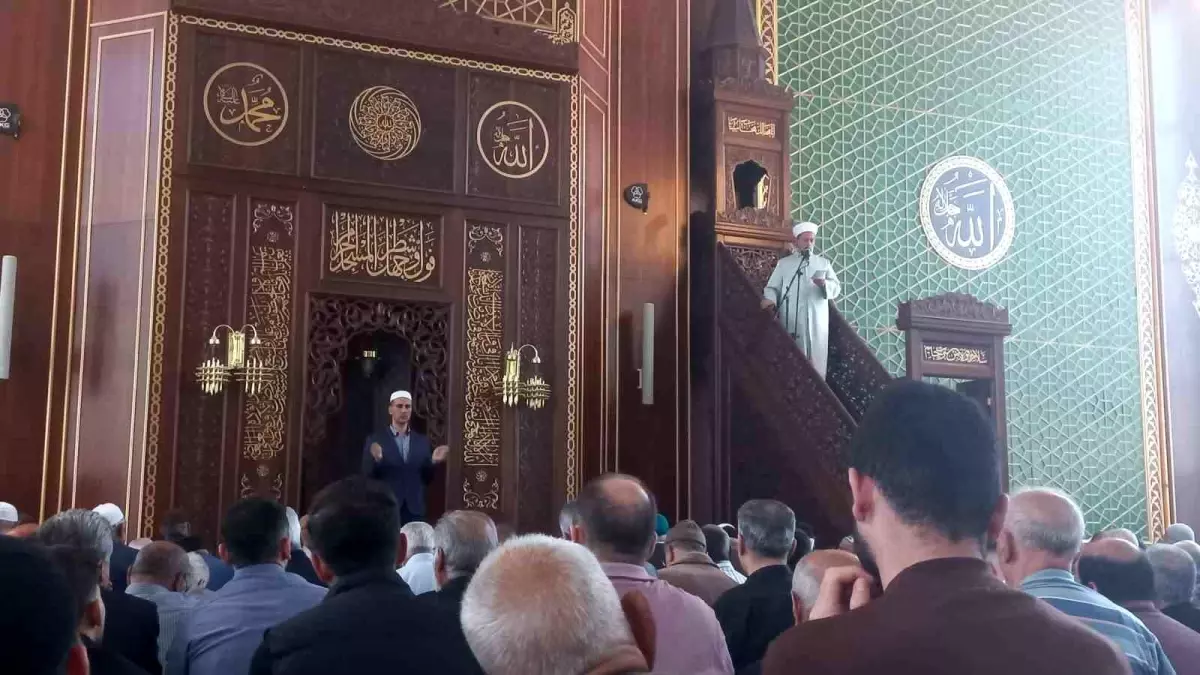 Malatya Camisi\'nde İşaret Dili Uygulaması