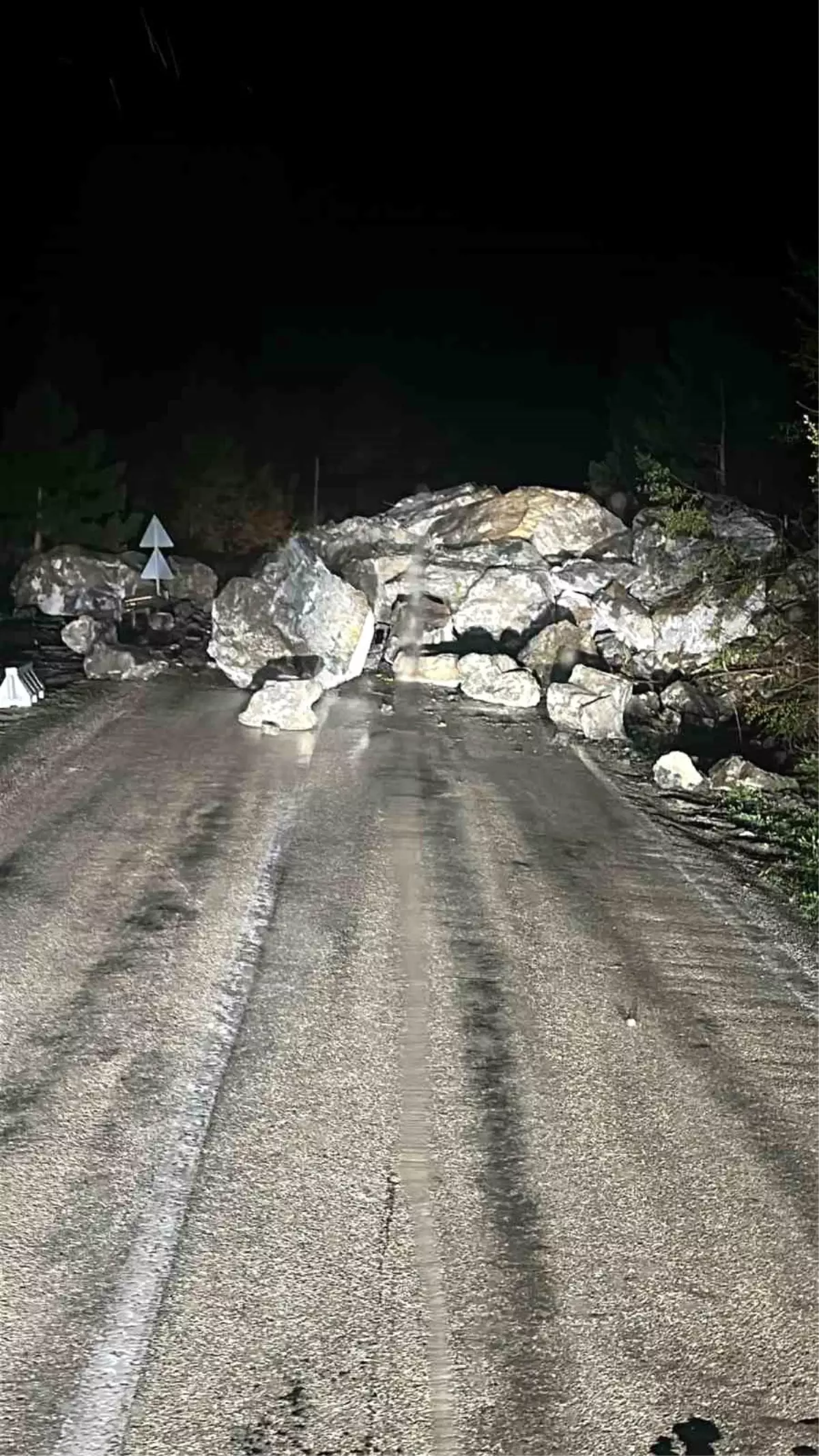 Kastamonu\'da Heyelan: Trafik Kontrol Altında