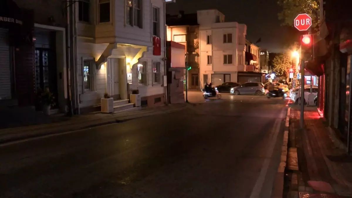 Üsküdar\'da Silahlı Saldırı: Cihan Açıkgöz Hayatını Kaybetti