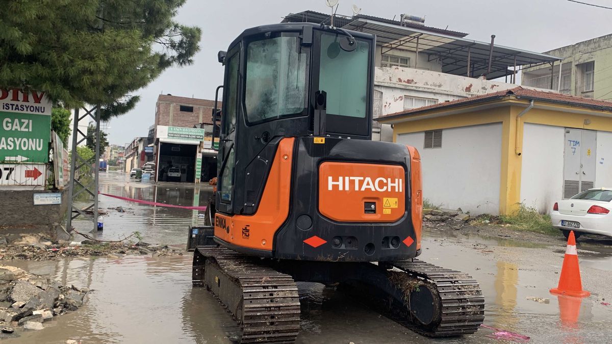 Adana\'da Sağanak Sele Neden Oldu
