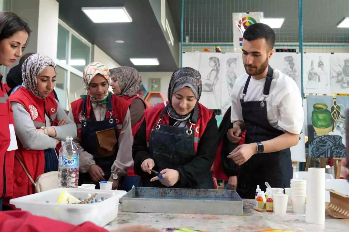 Balıkesir\'de gönüllü gençlerden çevre temizliği