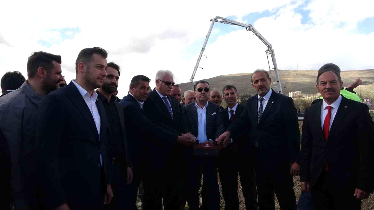 Bayburt\'ta Yeni Atlı Cirit Sahasının Temeli Atıldı