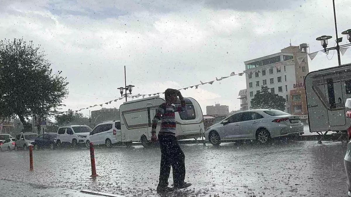 Diyarbakır\'da Dolu ve Sağanak Yağış
