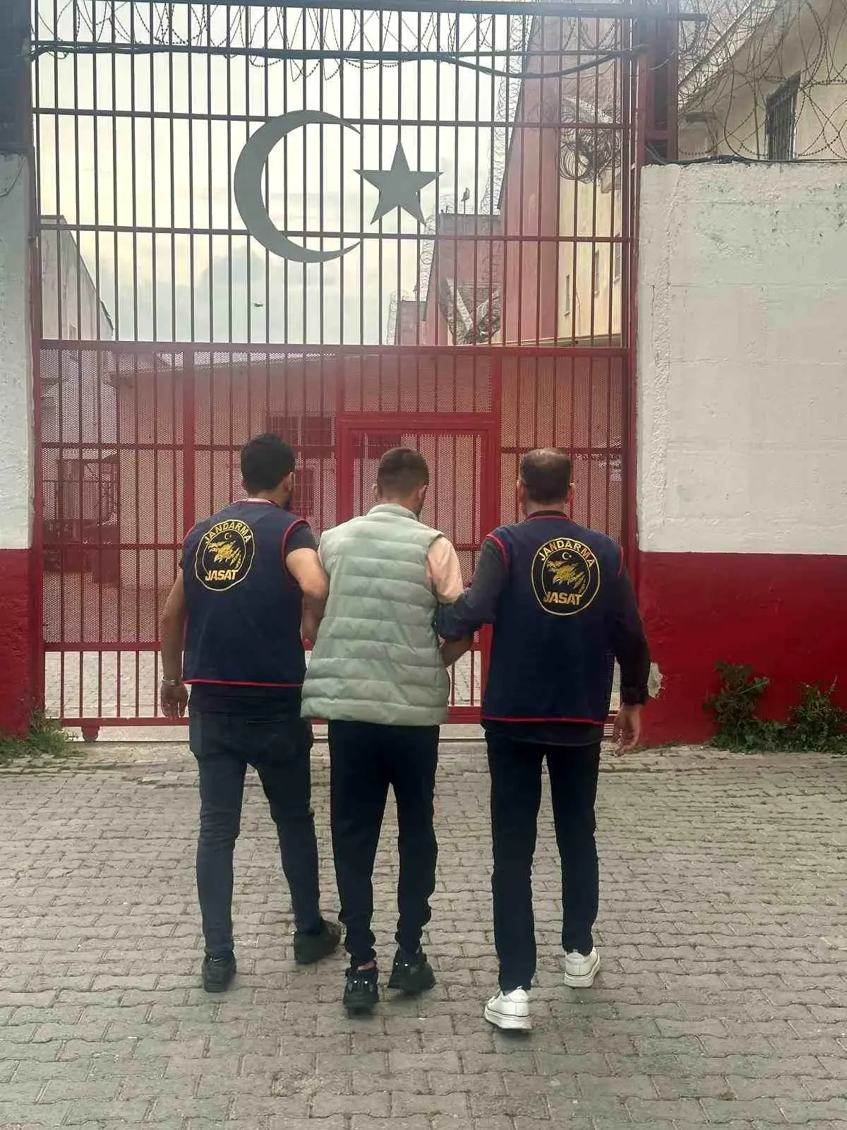 Dolandırıcı Jandarma Tarafından Yakalandı