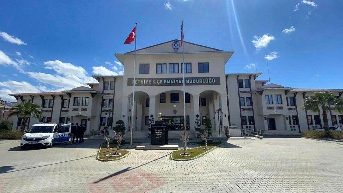 Fethiye\'de Göçmen Kaçakçılığı Operasyonu: 12 Tutuklama