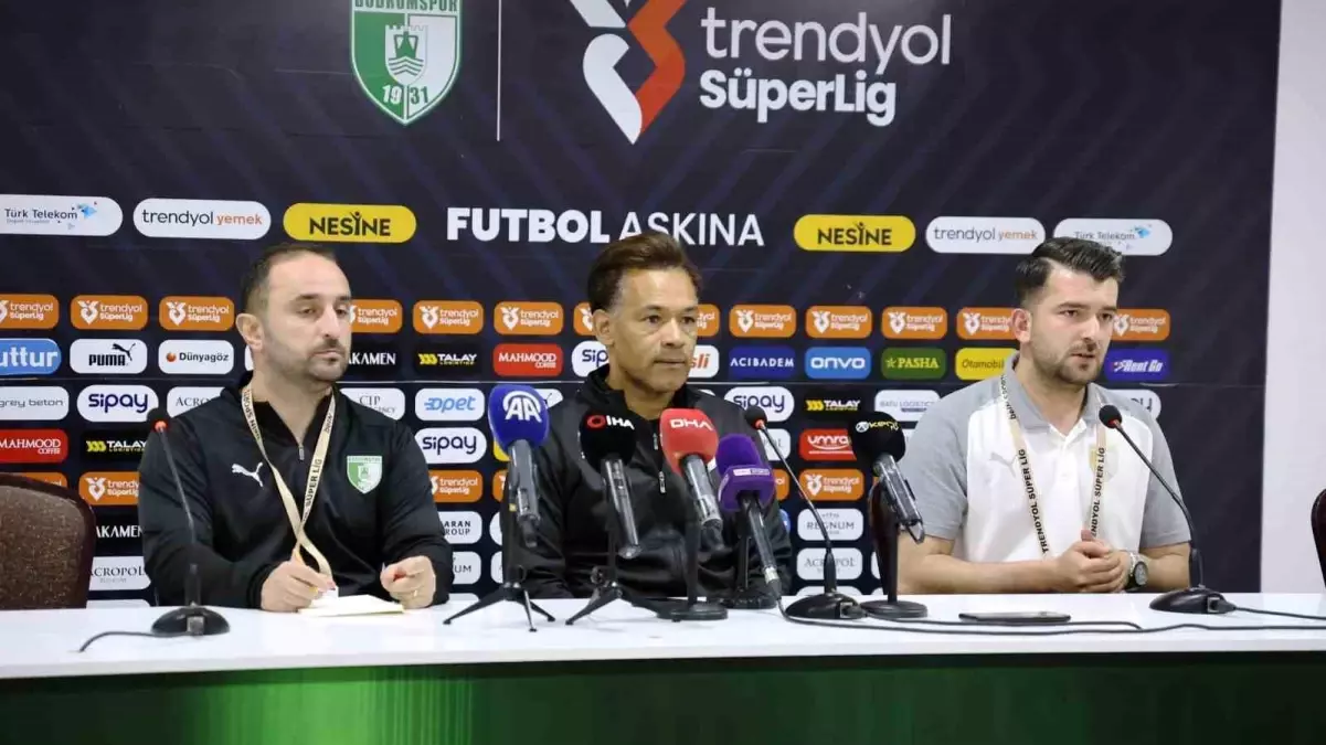 Morais\'ten Hakem Eleştirisi
