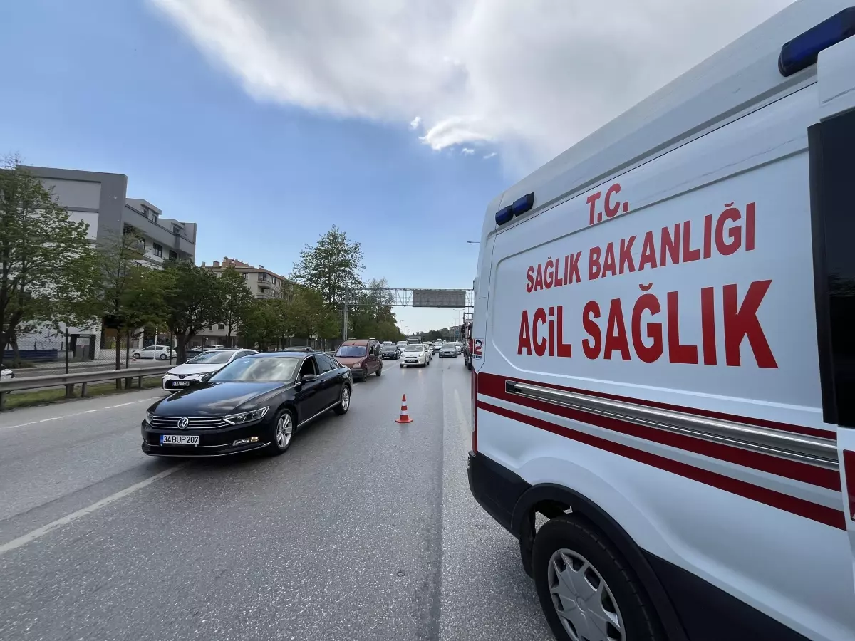 İzmit\'te Zincirleme Kaza: 3 Yaralı