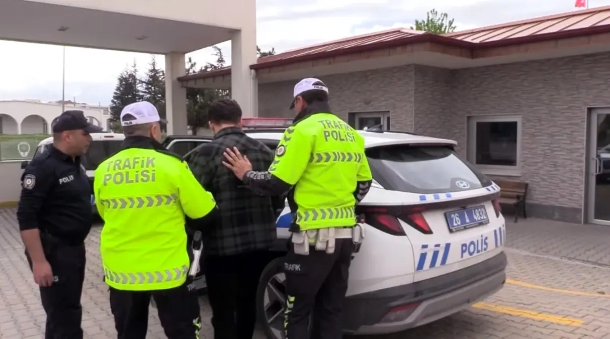 Minibüs Şoförüne Ceza: Dizi İzlerken Yakalandı