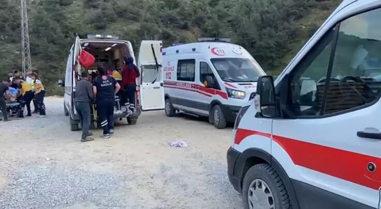 Alaşehir\'de Hızlı Tren İnşaatında Çöken Demirler 9 İşçiyi Yaraladı