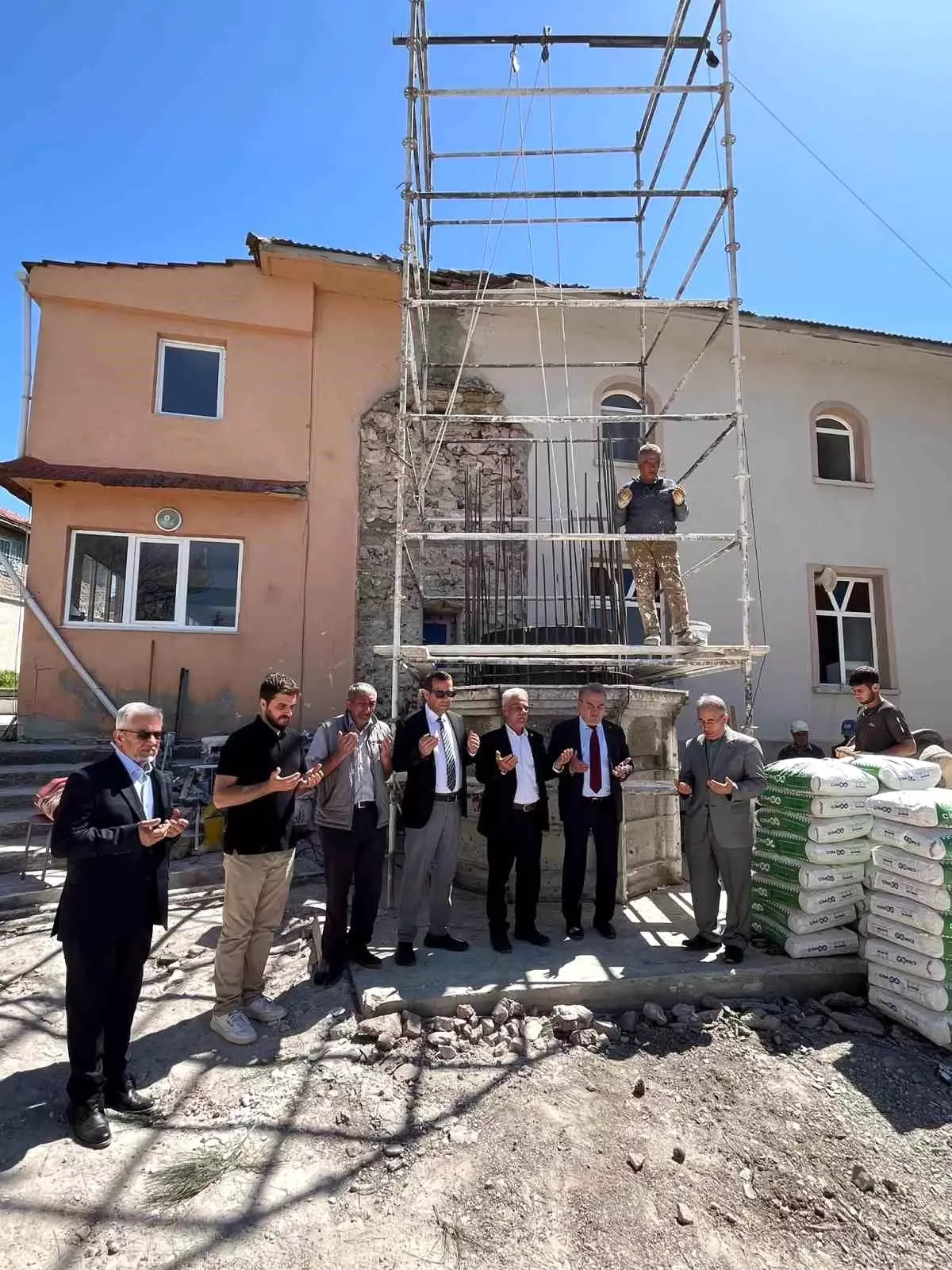 Bozüyük\'te Yeni Cami Minaresi İçin Temel Atıldı