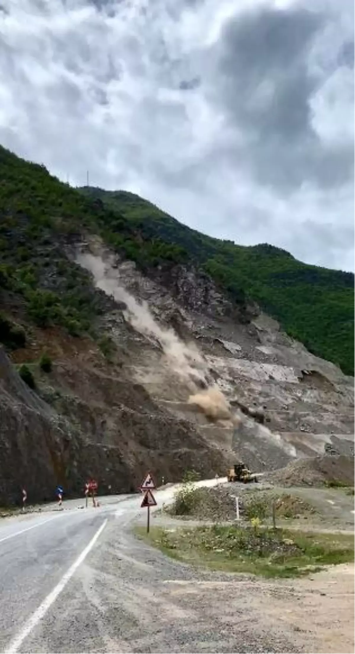 Artvin\'de Heyelan Anı Kamerada