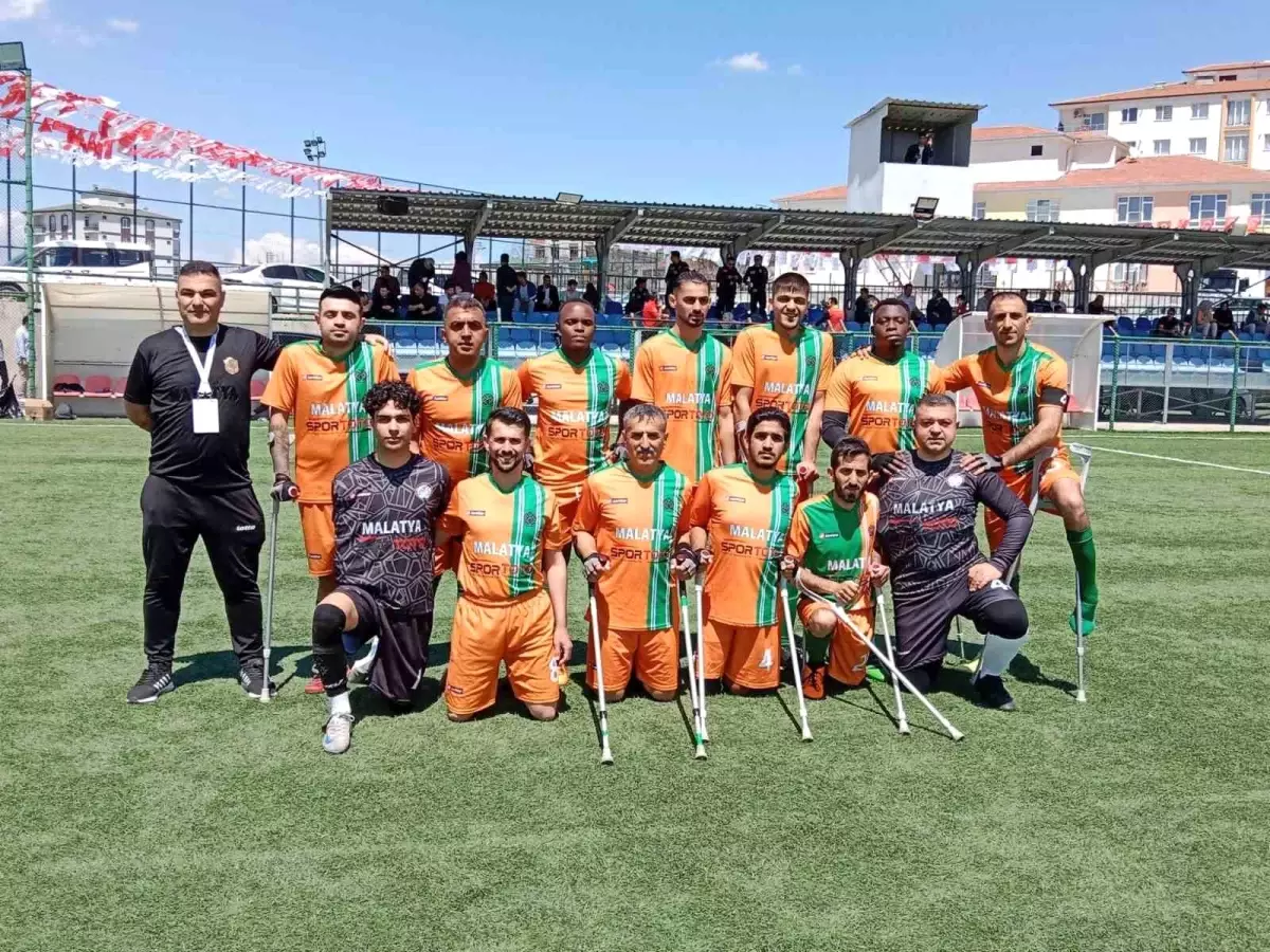 Malatya Büyükşehir Belediyespor Ampute Futbol Takımı Namağlup Şampiyonluğa Koşuyor