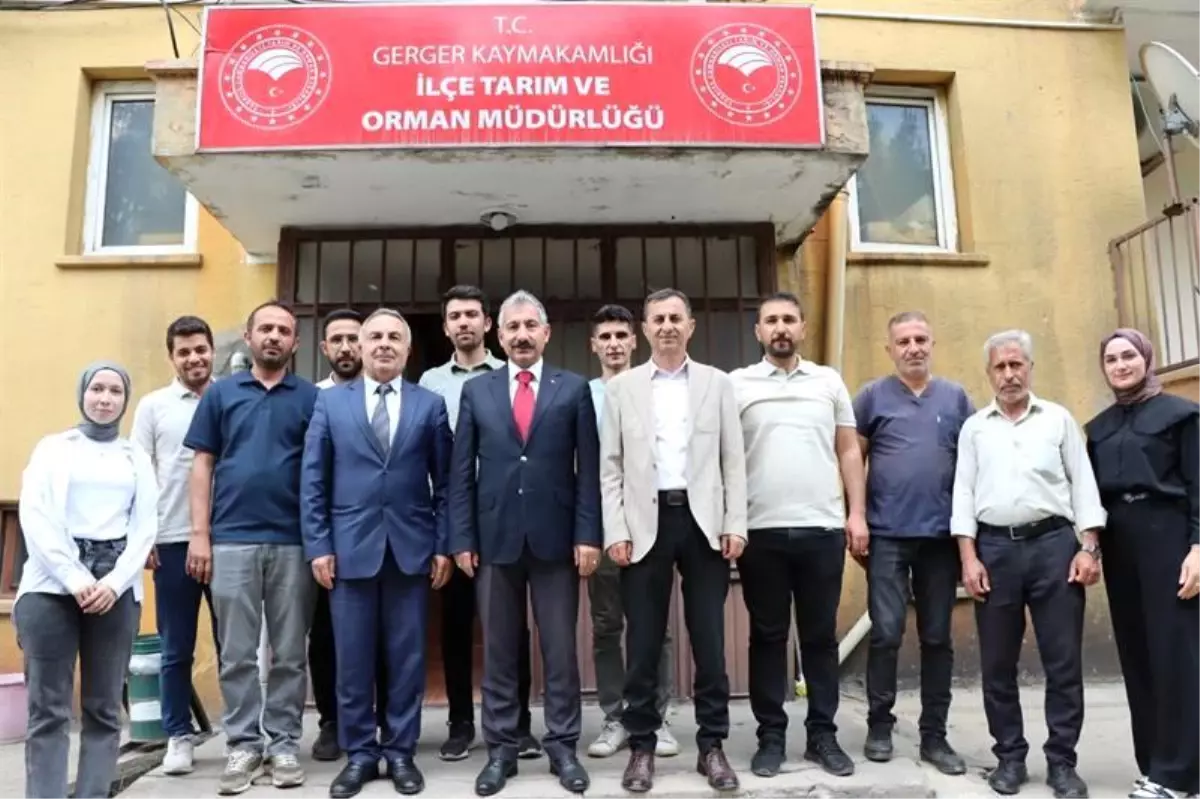 Tarım Müdürü Gerger\'de İncelemelerde Bulundu