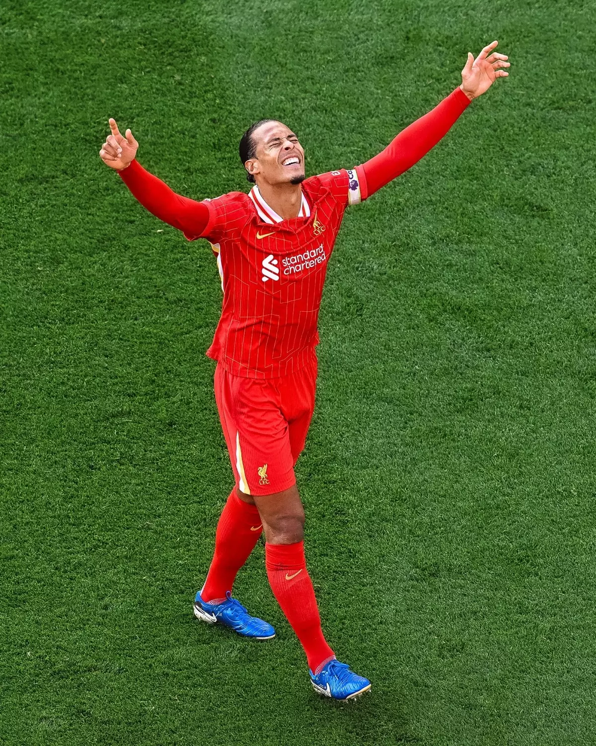 Liverpool, Tottenham\'ı 5-1 Yenerek Şampiyonluğu İlan Etti
