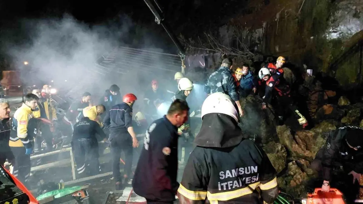 Samsun\'da Heyelan: 1 Yaralı, Toprak Altında Kalanlar Var