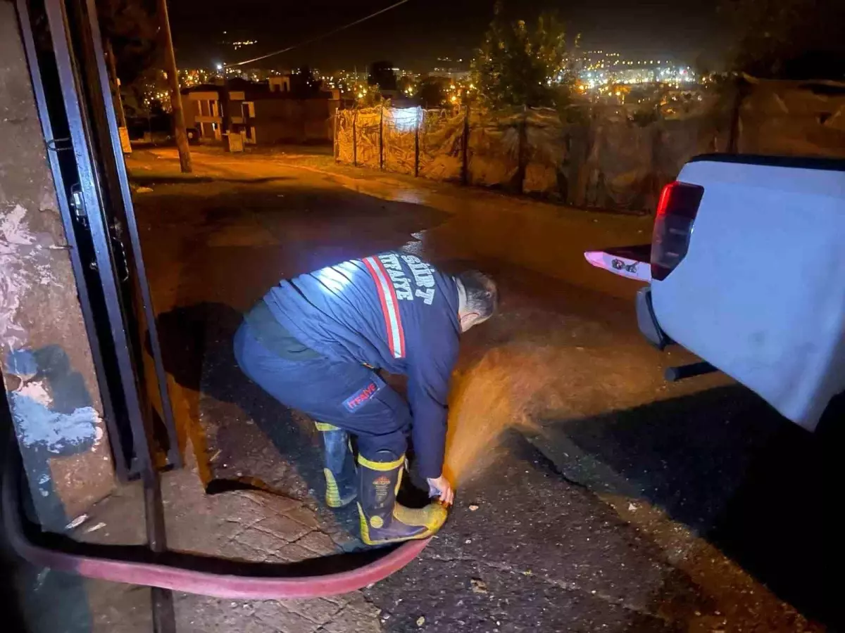 Siirt\'te Sağanak Yağış ve Dolu Etkili Oldu