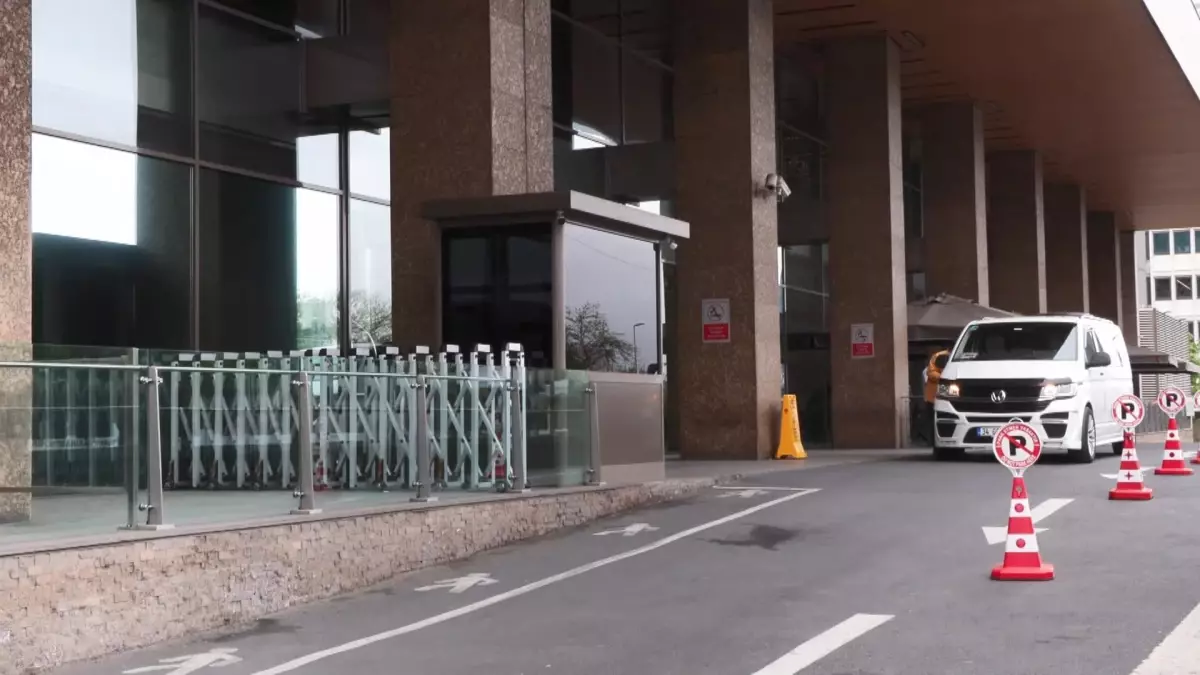 Sırrı Süreyya Önder\'in Yoğun Bakım Süreci